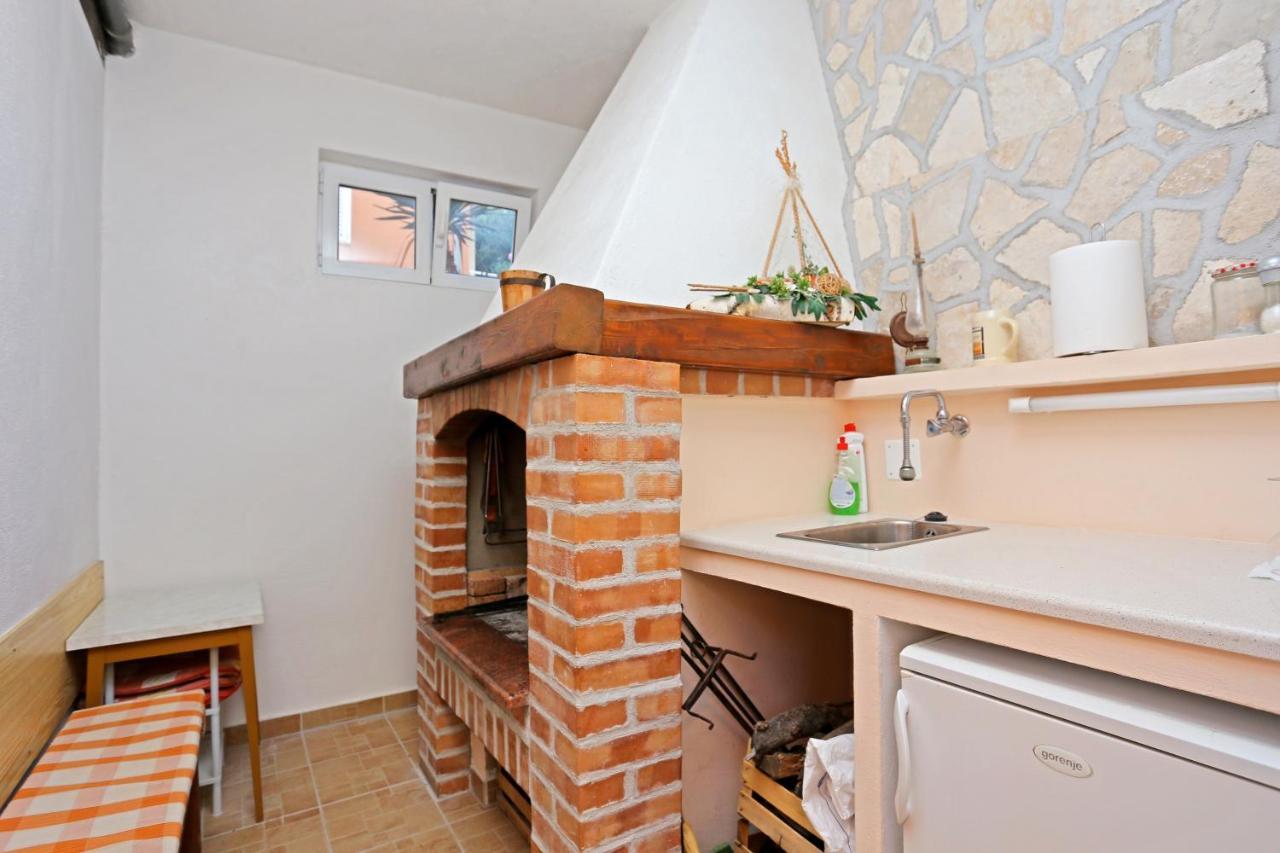 Apartments By The Sea Podgora, Makarska - 2594 Esterno foto