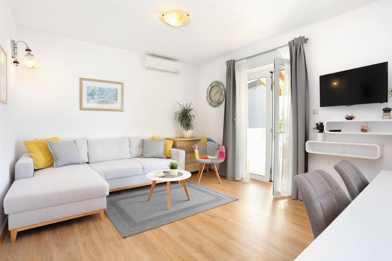 Apartments By The Sea Podgora, Makarska - 2594 Esterno foto