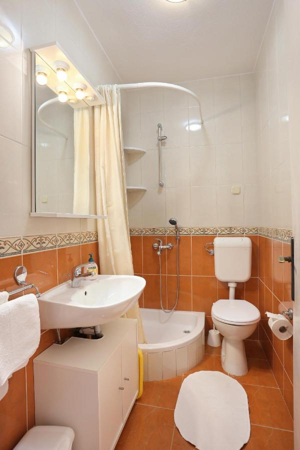 Apartments By The Sea Podgora, Makarska - 2594 Esterno foto