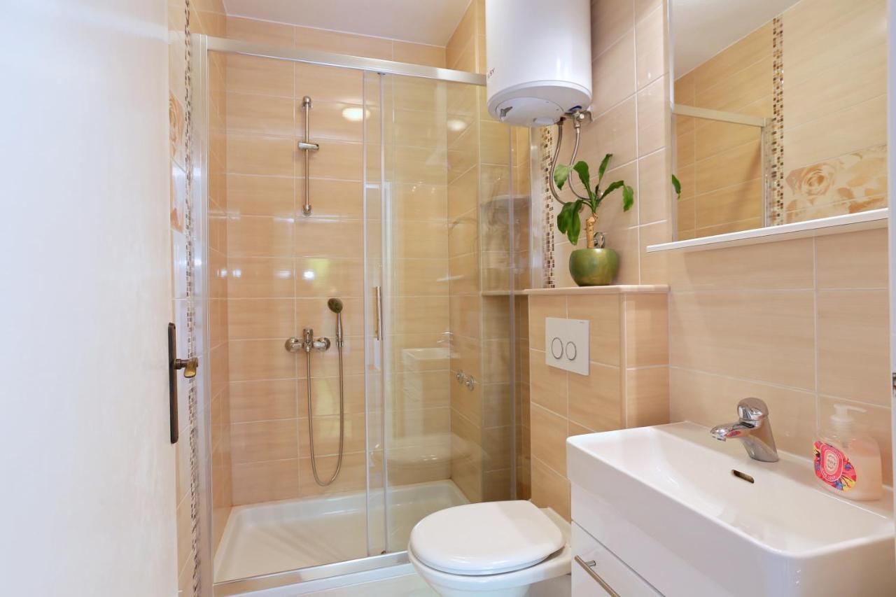 Apartments By The Sea Podgora, Makarska - 2594 Esterno foto