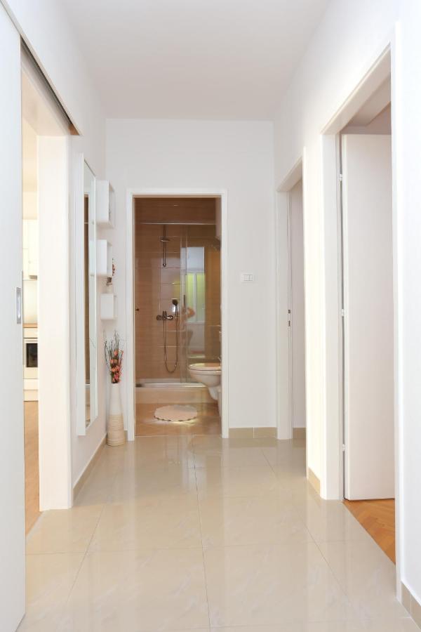 Apartments By The Sea Podgora, Makarska - 2594 Esterno foto